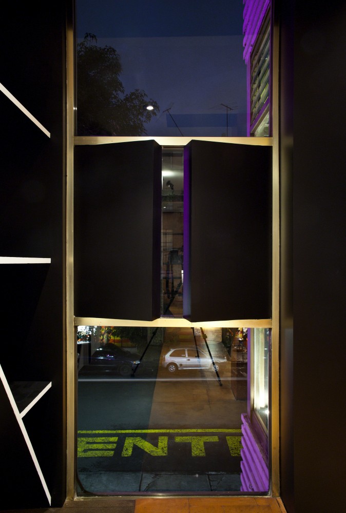 American Apparel Showroom / Emmanuel Picault + Ludwig Godefroy Architects