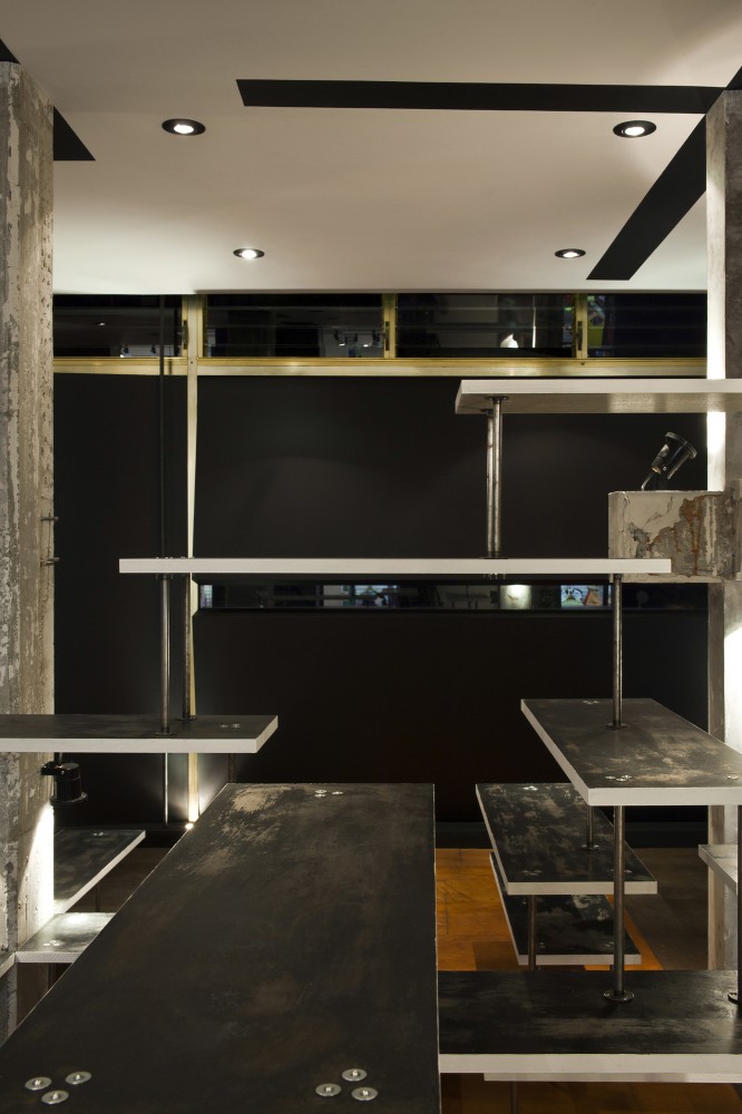 American Apparel Showroom / Emmanuel Picault + Ludwig Godefroy Architects