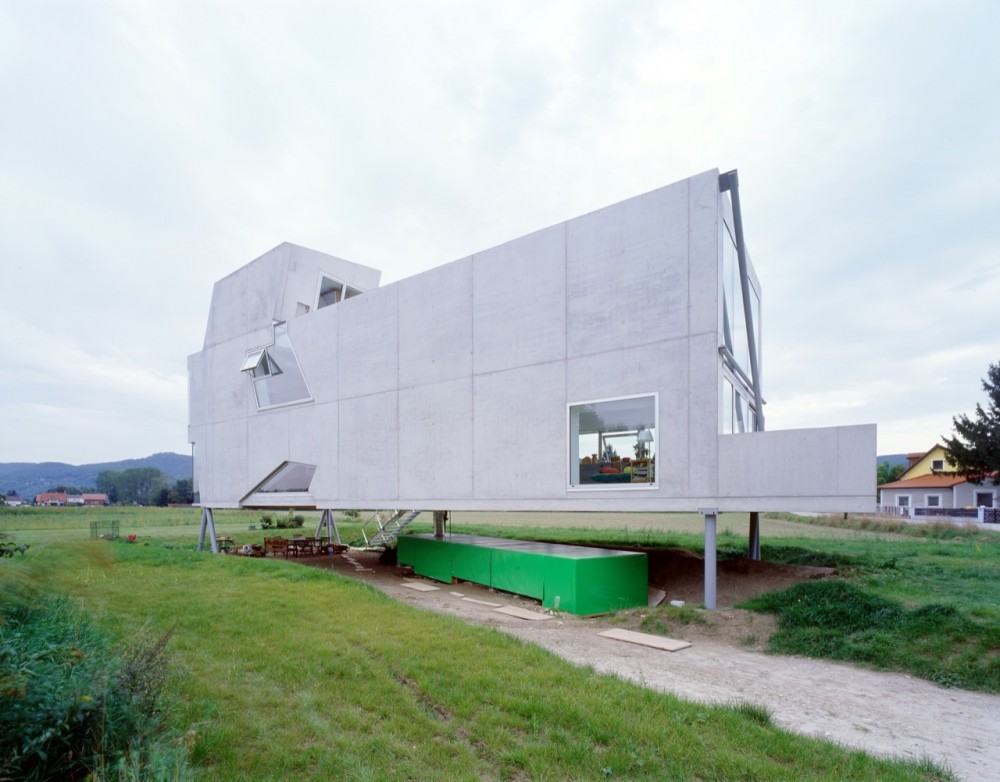 St. Joseph House / Wolfgang Tschapeller