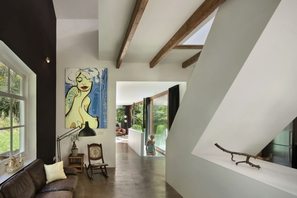 Railway House Santpoort / Zecc Architects