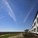Del Mar Village Condominium / Saraiva + Associados Del Mar Village Condominium / Saraiva + Associados © FG+SG