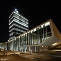 Headquarters Caja de Badajoz / Studio Lamela Architects Headquarters Caja de Badajoz / Studio Lamela Architects © Daniel Schäfer