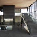 Headquarters Caja de Badajoz / Studio Lamela Architects Headquarters Caja de Badajoz / Studio Lamela Architects © Daniel Schäfer