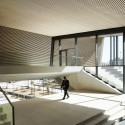 Headquarters Caja de Badajoz / Studio Lamela Architects Headquarters Caja de Badajoz / Studio Lamela Architects © Daniel Schäfer