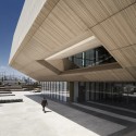 Headquarters Caja de Badajoz / Studio Lamela Architects Headquarters Caja de Badajoz / Studio Lamela Architects © Daniel Schäfer