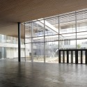 Headquarters Caja de Badajoz / Studio Lamela Architects Headquarters Caja de Badajoz / Studio Lamela Architects © Daniel Schäfer
