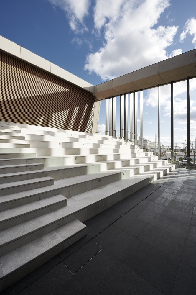 Headquarters Caja de Badajoz / Studio Lamela Architects