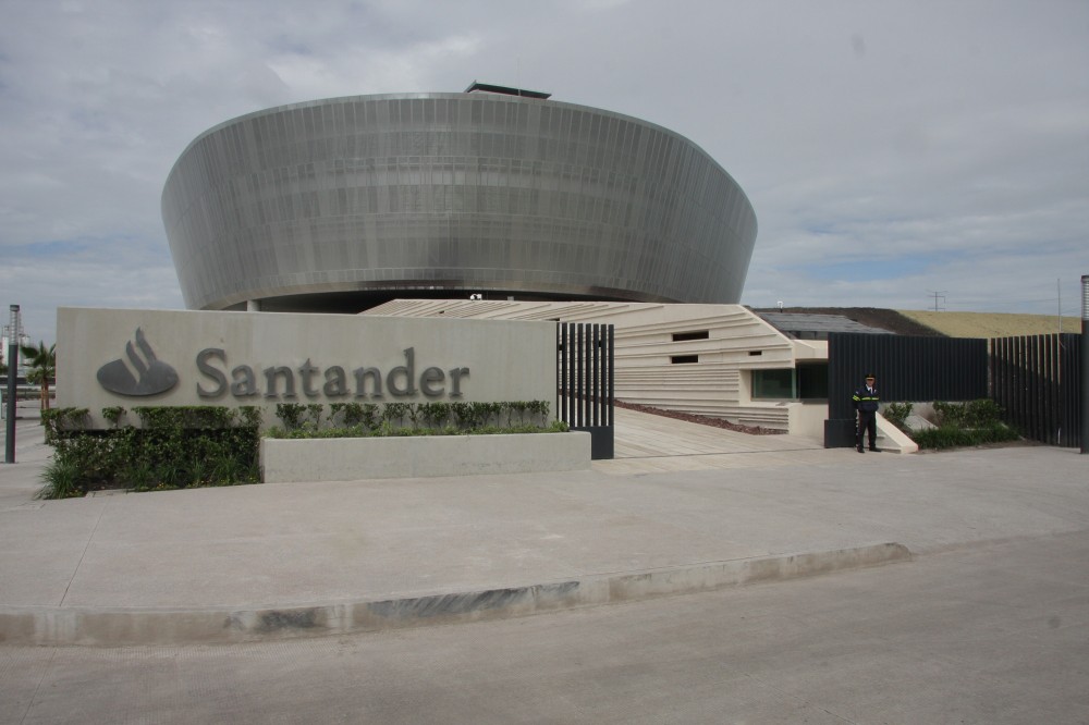 Call Center Querétaro / Studio Lamela Architects