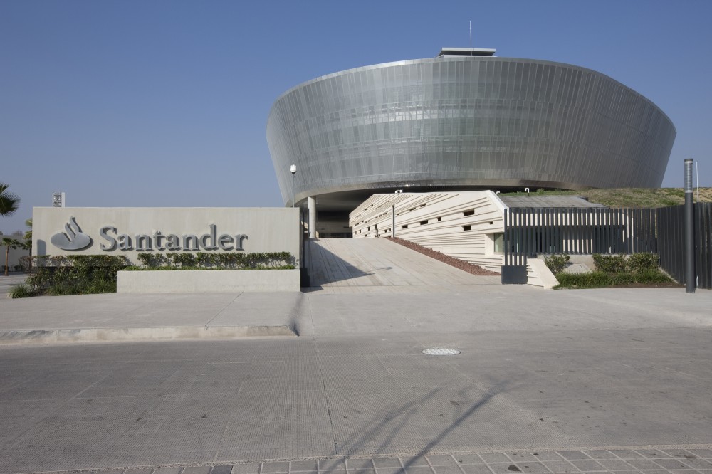 Call Center Querétaro / Studio Lamela Architects