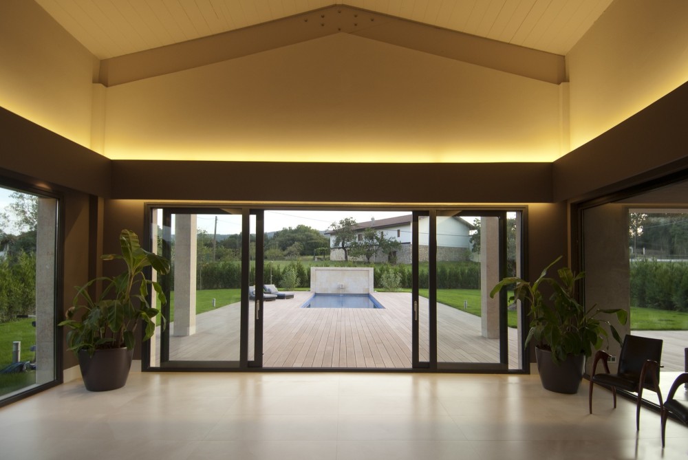 Under The Roof / Foraster Arquitectos
