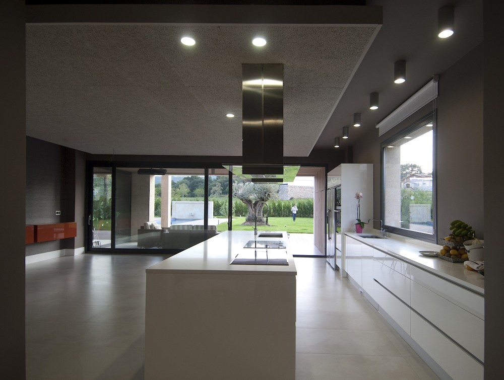 Under The Roof / Foraster Arquitectos