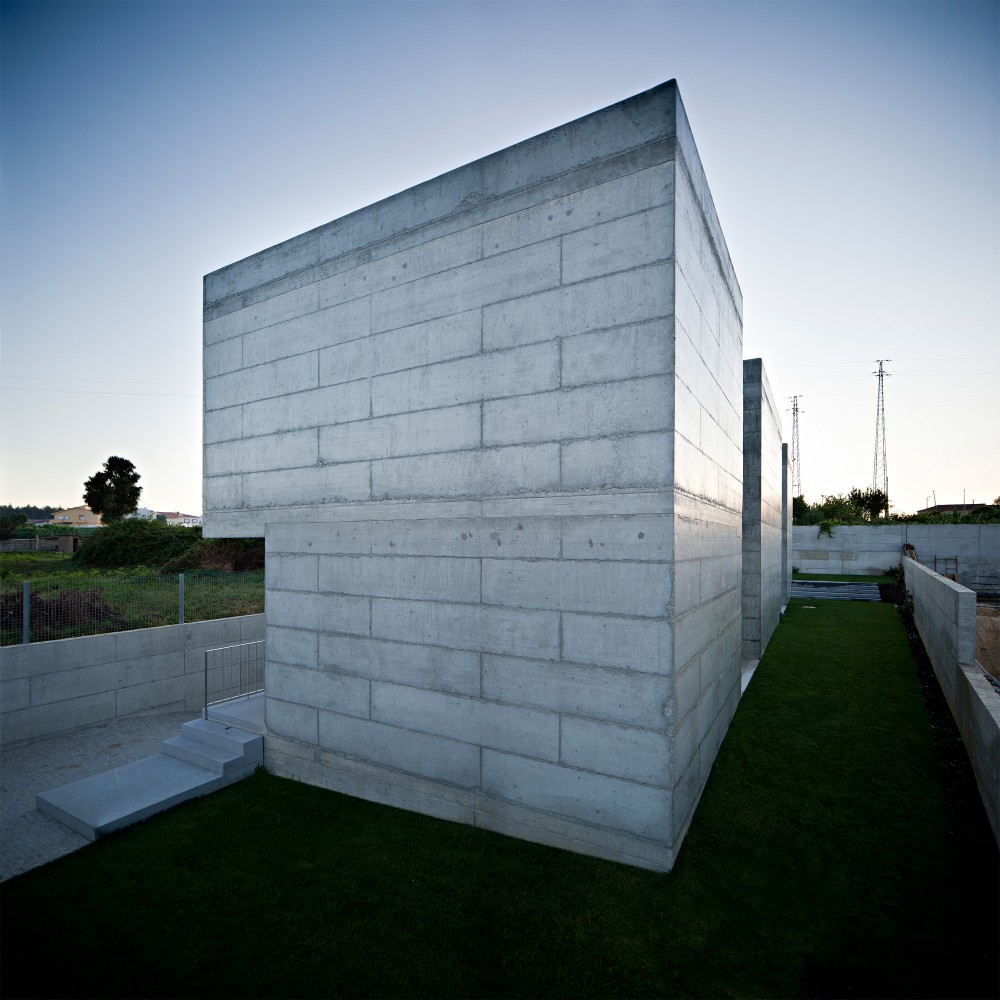 House In Moreira / Phyd Arquitectura