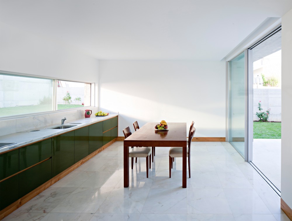 House In Moreira / Phyd Arquitectura
