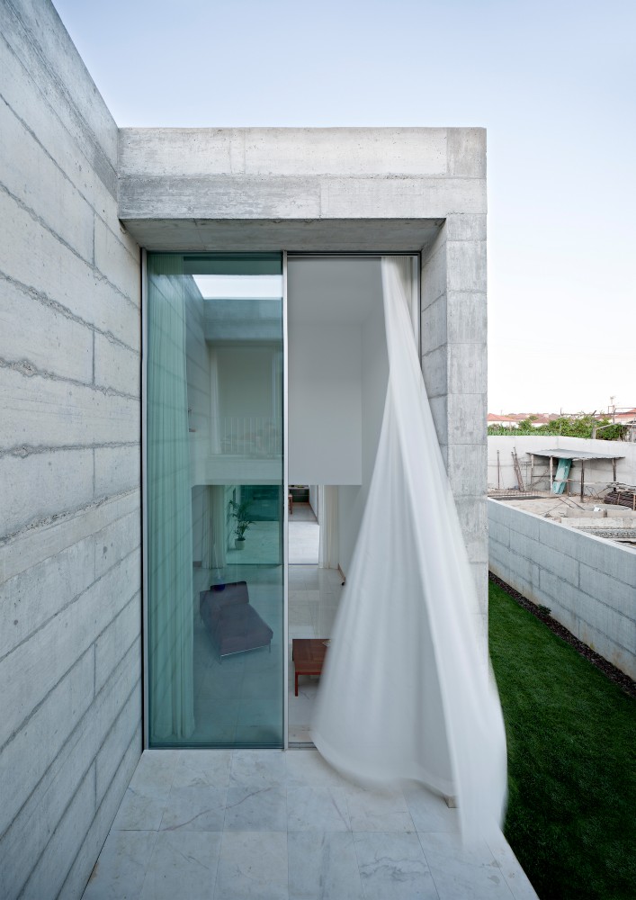 House In Moreira / Phyd Arquitectura