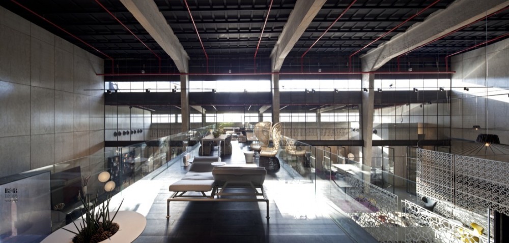 The Shell and its Contents – Italia B&B Showroom / Pitsou Kedem Architects