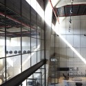 The Shell and its Contents – Italia B&B Showroom / Pitsou Kedem Architects The Shell and its Contents – Italia B&B Showroom / Pitsou Kedem Architects © Amit Geron