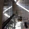 The Shell and its Contents – Italia B&B Showroom / Pitsou Kedem Architects The Shell and its Contents – Italia B&B Showroom / Pitsou Kedem Architects © Amit Geron