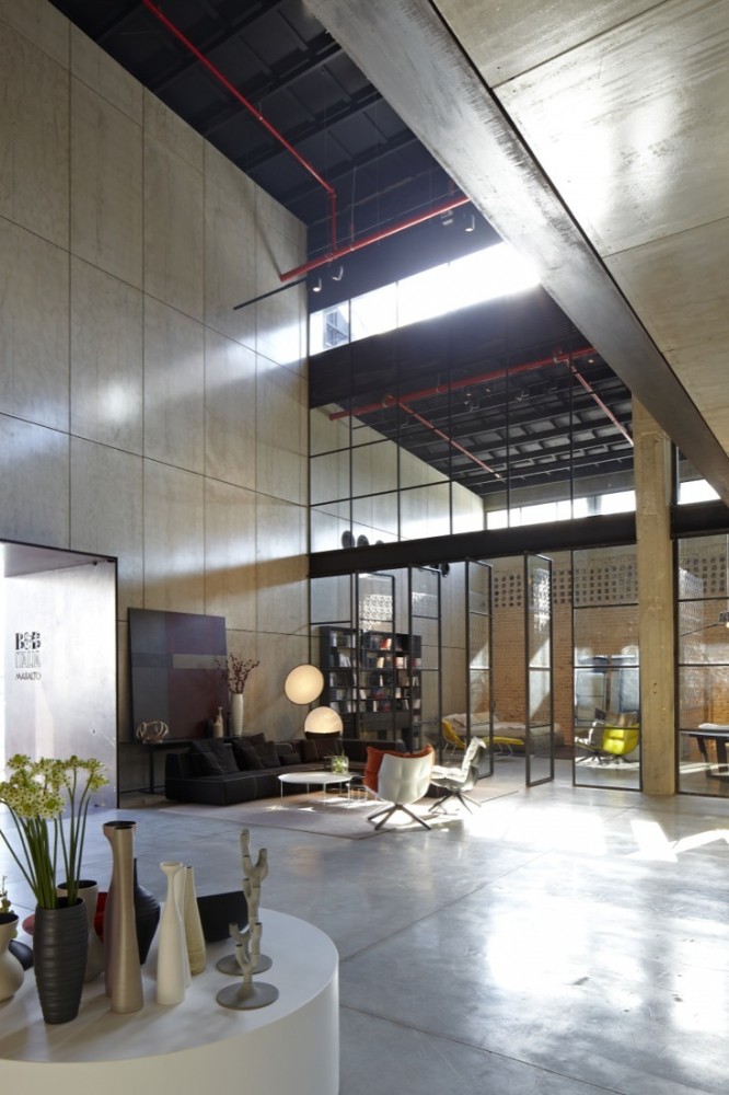 The Shell and its Contents – Italia B&B Showroom / Pitsou Kedem Architects