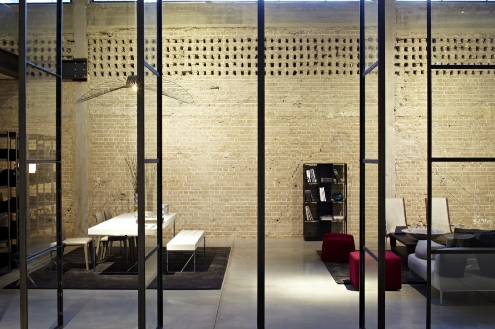 The Shell and its Contents – Italia B&B Showroom / Pitsou Kedem Architects