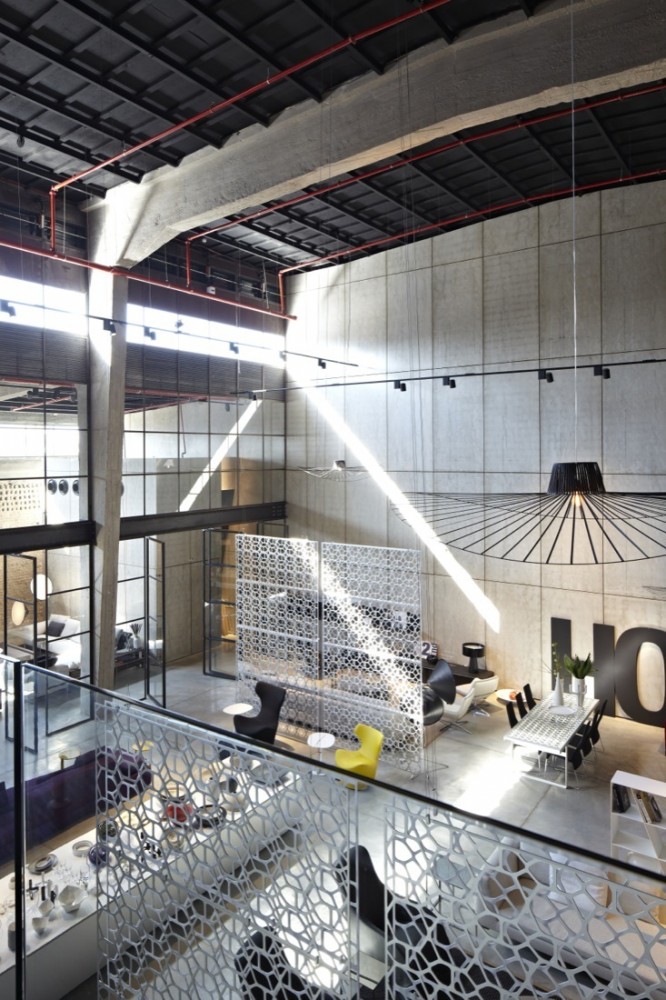 The Shell and its Contents – Italia B&B Showroom / Pitsou Kedem Architects
