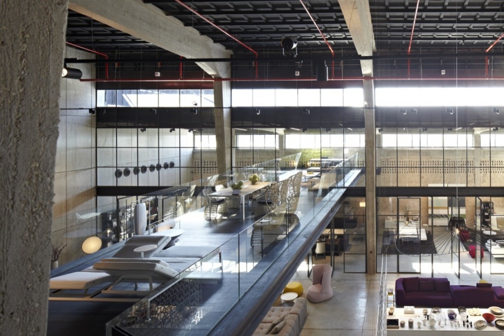 The Shell and its Contents – Italia B&B Showroom / Pitsou Kedem Architects