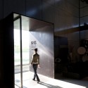 The Shell and its Contents – Italia B&B Showroom / Pitsou Kedem Architects The Shell and its Contents – Italia B&B Showroom / Pitsou Kedem Architects © Amit Geron