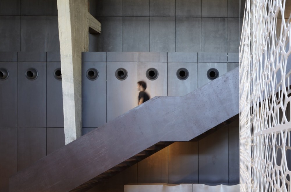 The Shell and its Contents – Italia B&B Showroom / Pitsou Kedem Architects