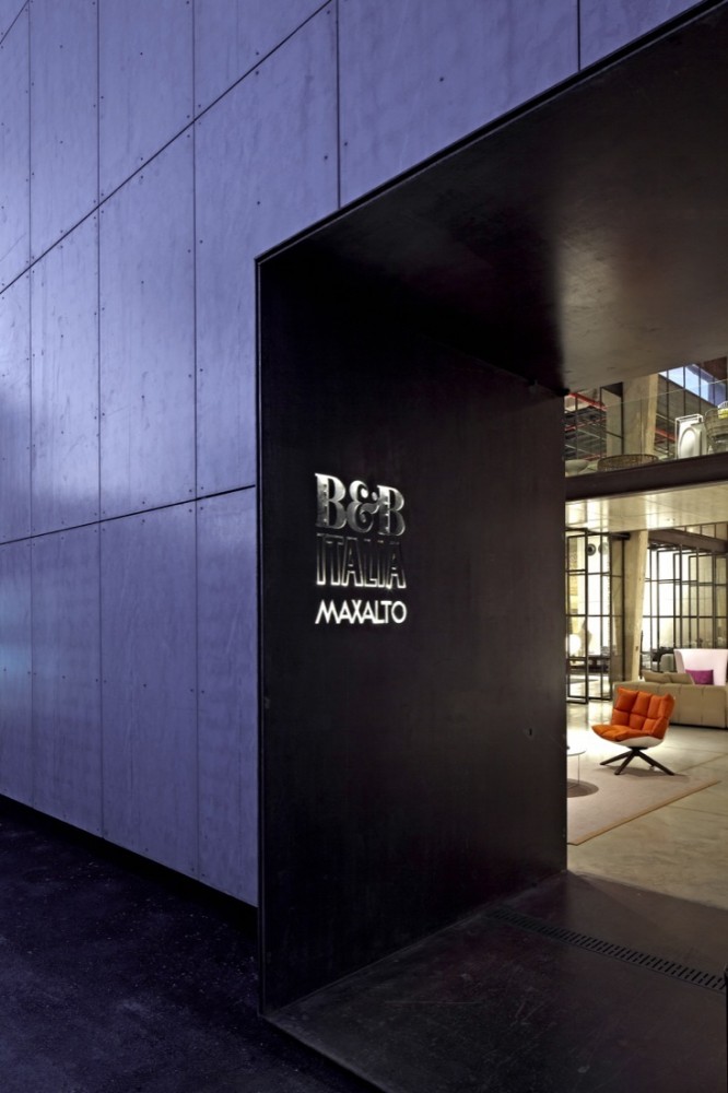 The Shell and its Contents – Italia B&B Showroom / Pitsou Kedem Architects