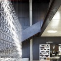 The Shell and its Contents – Italia B&B Showroom / Pitsou Kedem Architects The Shell and its Contents – Italia B&B Showroom / Pitsou Kedem Architects © Amit Geron