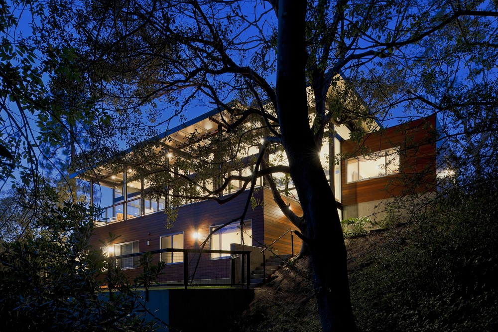 Broom Way Residence / Nonzero Architecture