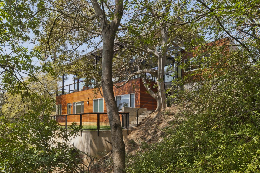 Broom Way Residence / Nonzero Architecture