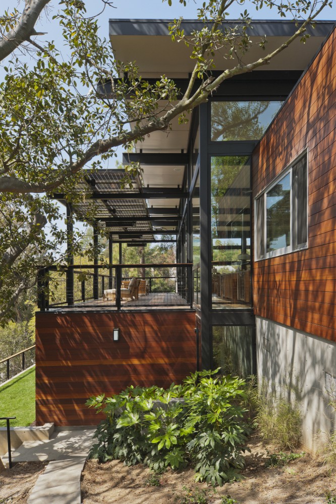 Broom Way Residence / Nonzero Architecture