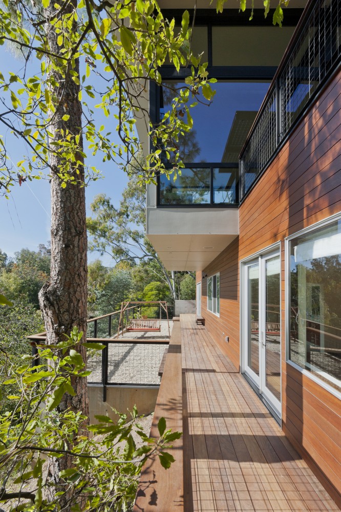 Broom Way Residence / Nonzero Architecture