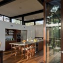 Broom Way Residence / Nonzero\Architecture Broom Way Residence / Nonzero\Architecture © Juergen Nogai