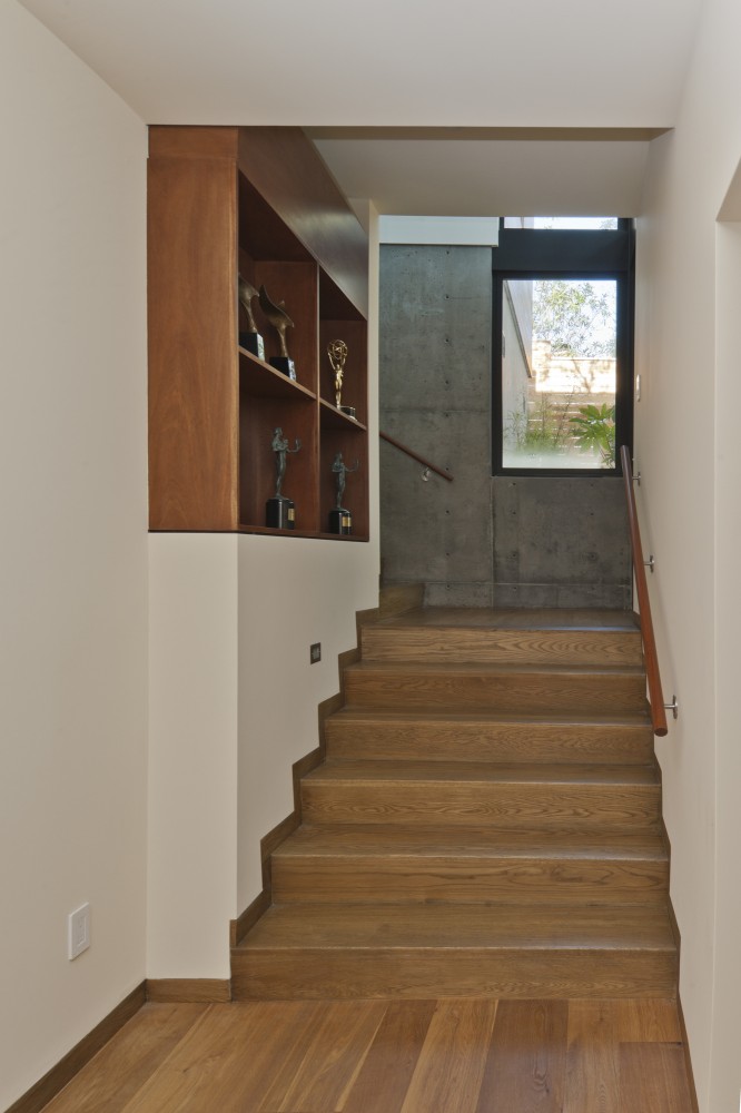 Broom Way Residence / Nonzero Architecture