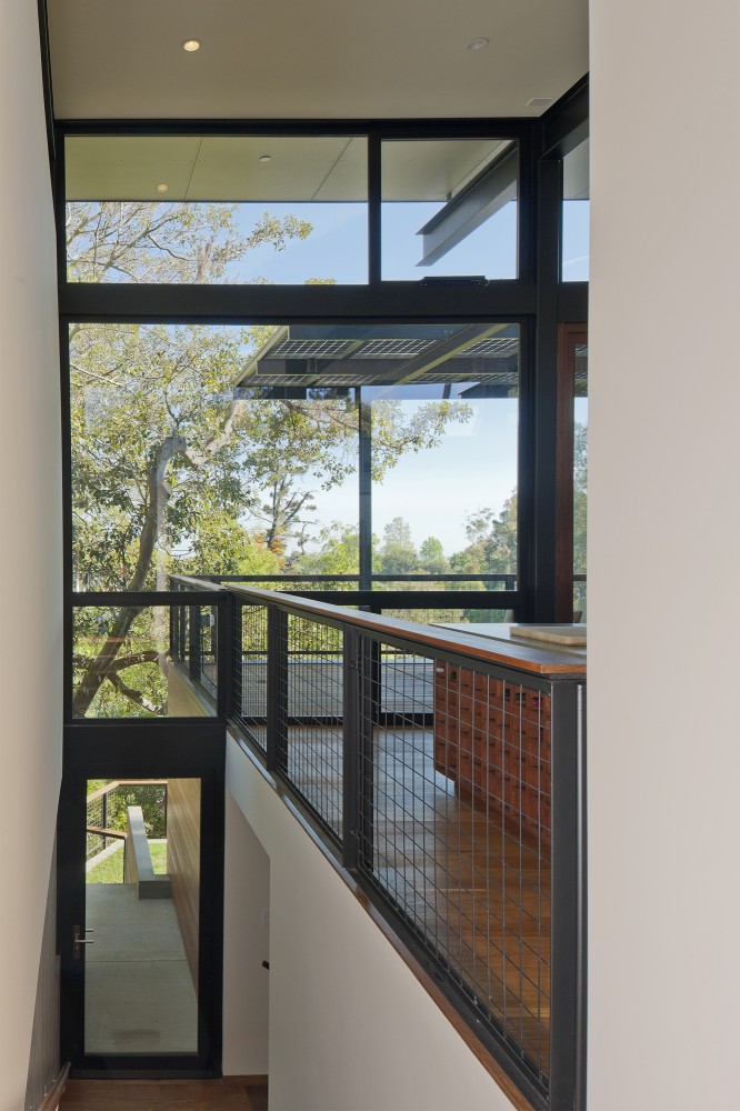 Broom Way Residence / Nonzero Architecture