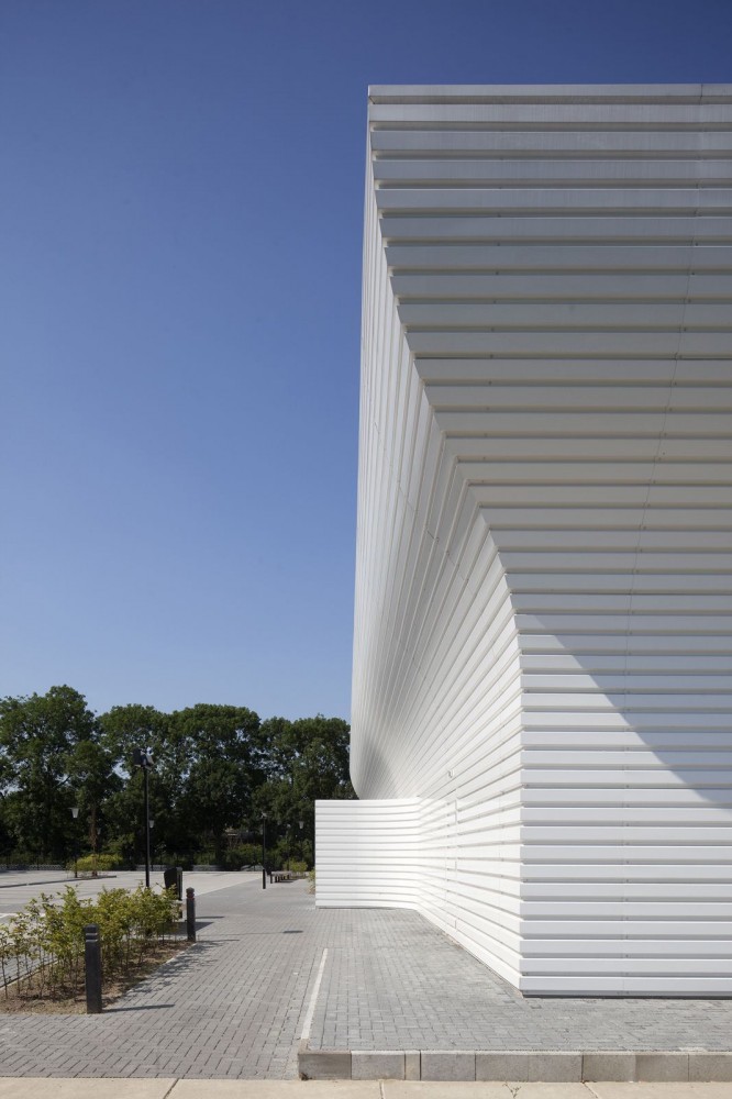 Gym Hall TNW / NL Architects