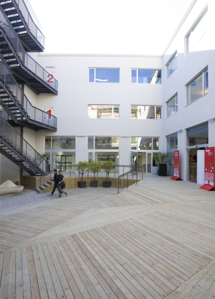 Rebuilding of Macson Former Textil / Franconi González Architects