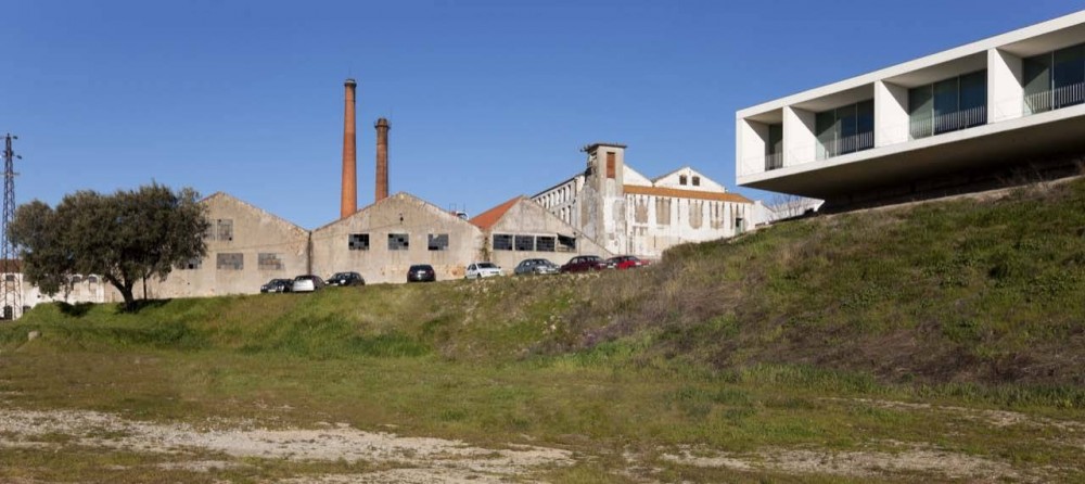Hotel & Catering School / Eduardo Souto de Moura + Graca Correia