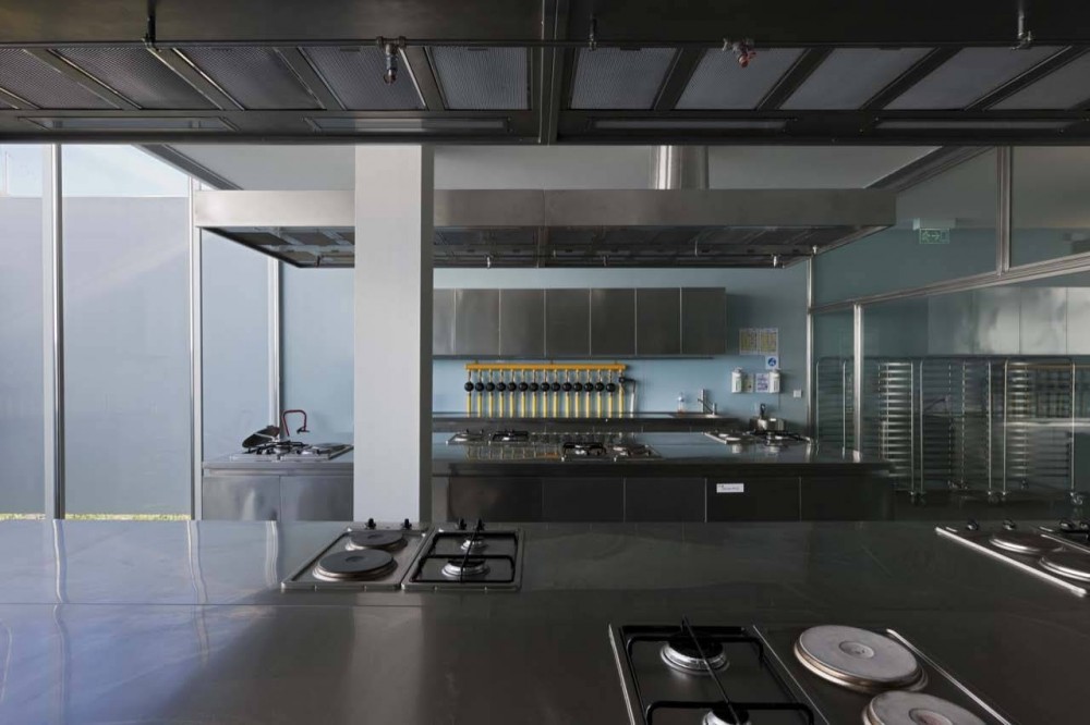 Hotel & Catering School / Eduardo Souto de Moura + Graca Correia