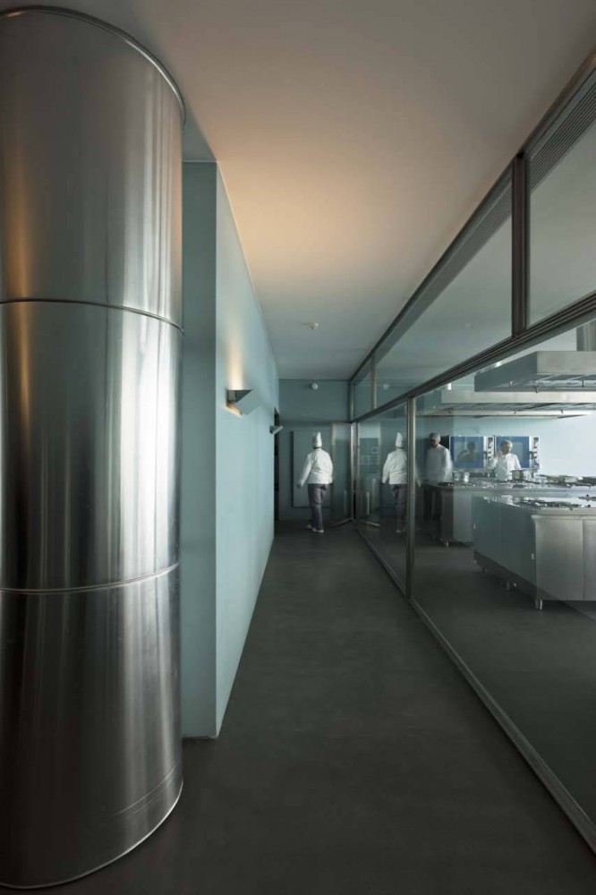 Hotel & Catering School / Eduardo Souto de Moura + Graca Correia