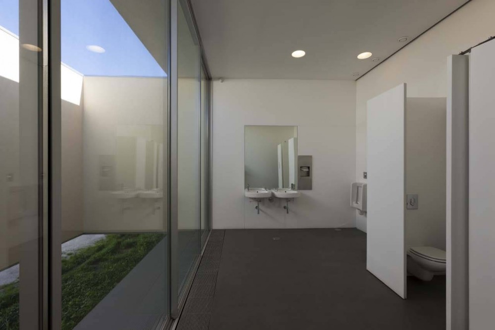 Hotel & Catering School / Eduardo Souto de Moura + Graca Correia
