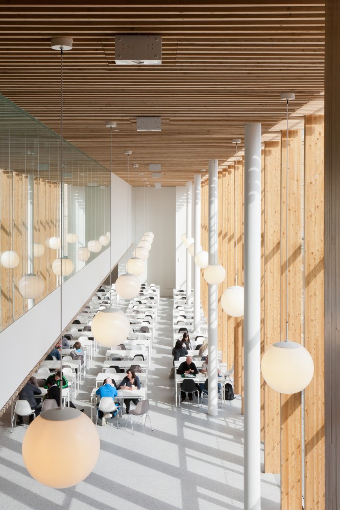 Stirling Campus in Forth Valley College / Reiach and Hall Architects