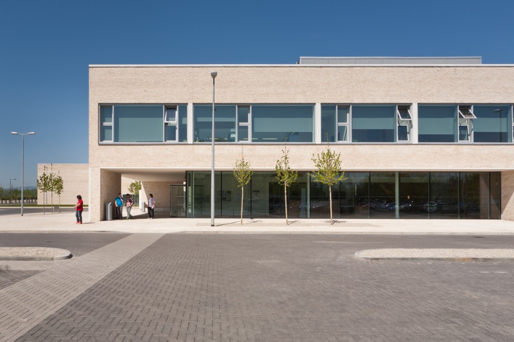 Stirling Campus in Forth Valley College / Reiach and Hall Architects