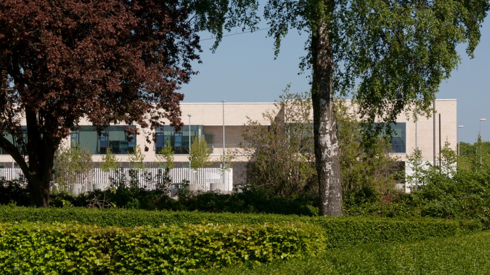 Stirling Campus in Forth Valley College / Reiach and Hall Architects