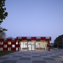 Salmtal Secondary School Canteen / SpreierTrenner Architekten Salmtal Secondary School Canteen / SpreierTrenner Architekten Courtesy of Guido Erbring Architekturfotografie
