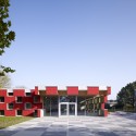 Salmtal Secondary School Canteen / SpreierTrenner Architekten Salmtal Secondary School Canteen / SpreierTrenner Architekten Courtesy of Guido Erbring Architekturfotografie