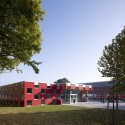 Salmtal Secondary School Canteen / SpreierTrenner Architekten Salmtal Secondary School Canteen / SpreierTrenner Architekten Courtesy of Guido Erbring Architekturfotografie