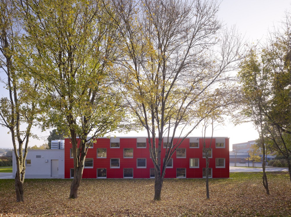 Salmtal Secondary School Canteen / SpreierTrenner Architekten