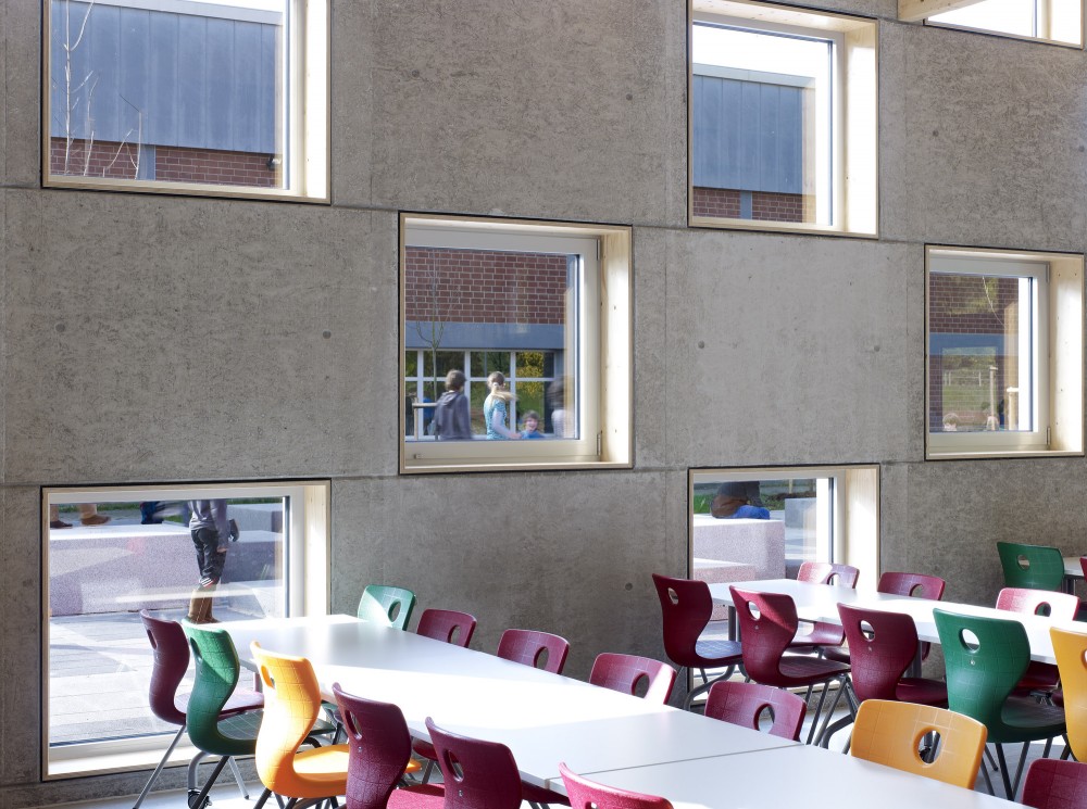Salmtal Secondary School Canteen / SpreierTrenner Architekten